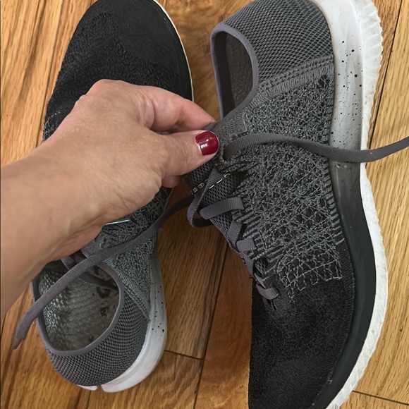 Under Armour Women's Black and Gray Athletic Shoes - Picture 4 of 16